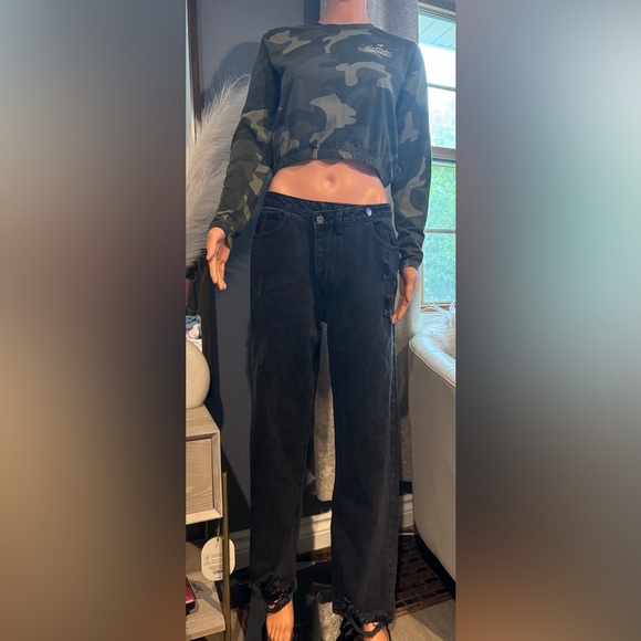 Forever 21 Women's Black Jeans - Picture 2 of 9